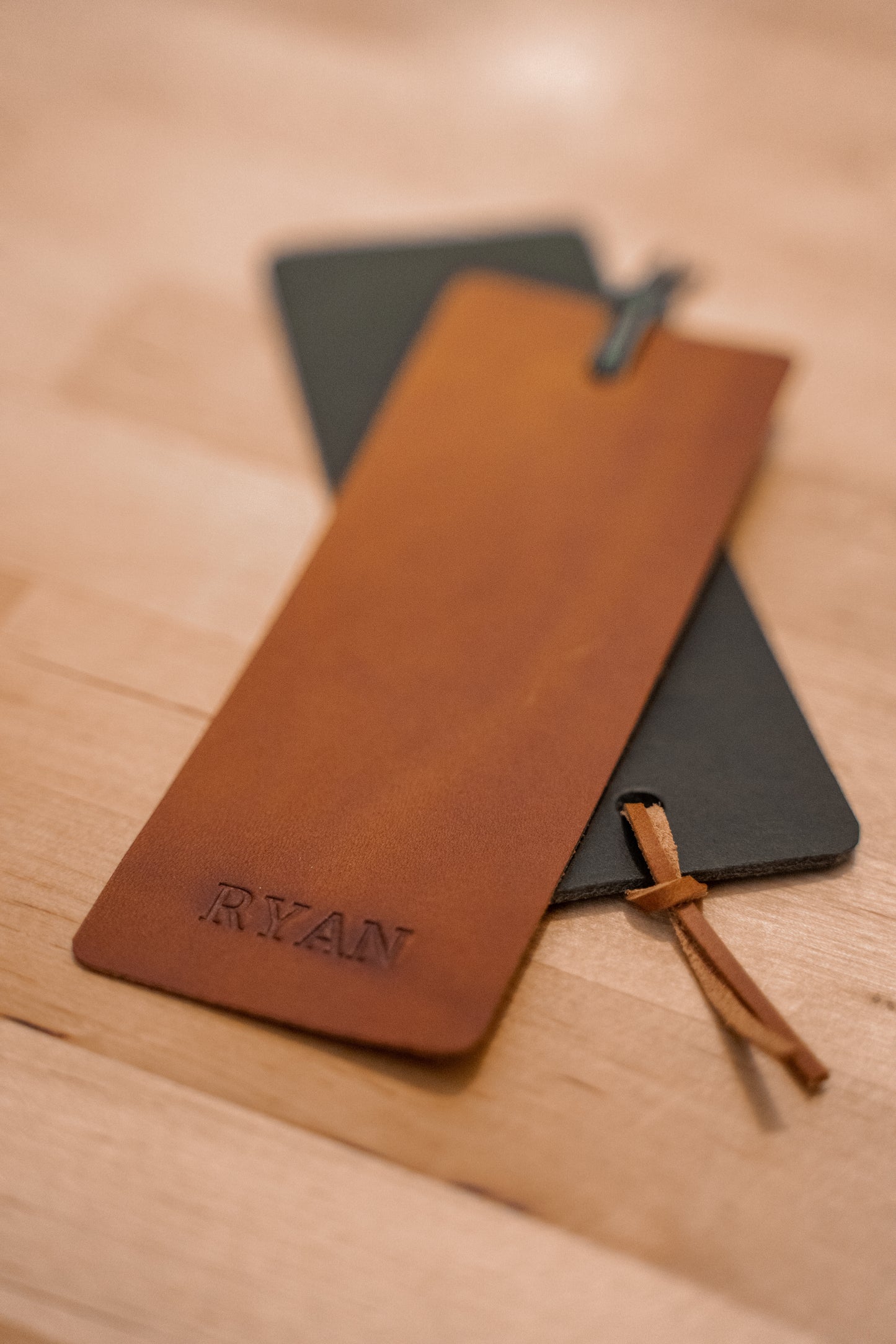 Sarvarno Leather Bookmark